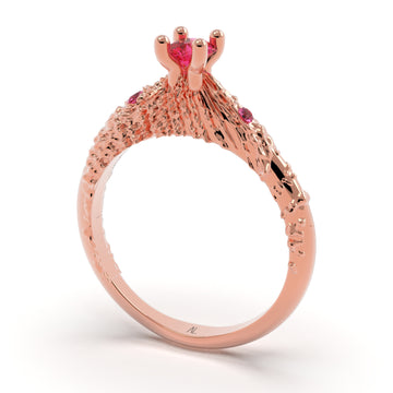 Nacre Passion - designový zásnubní prsten ze 14 kt zlata 2.69 g, třemi thajskými rubíny - antonielecher