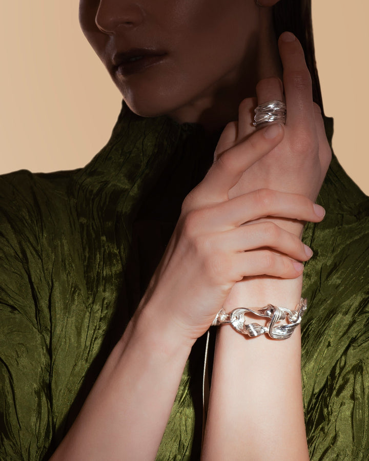 Náhrdelníky a náramky