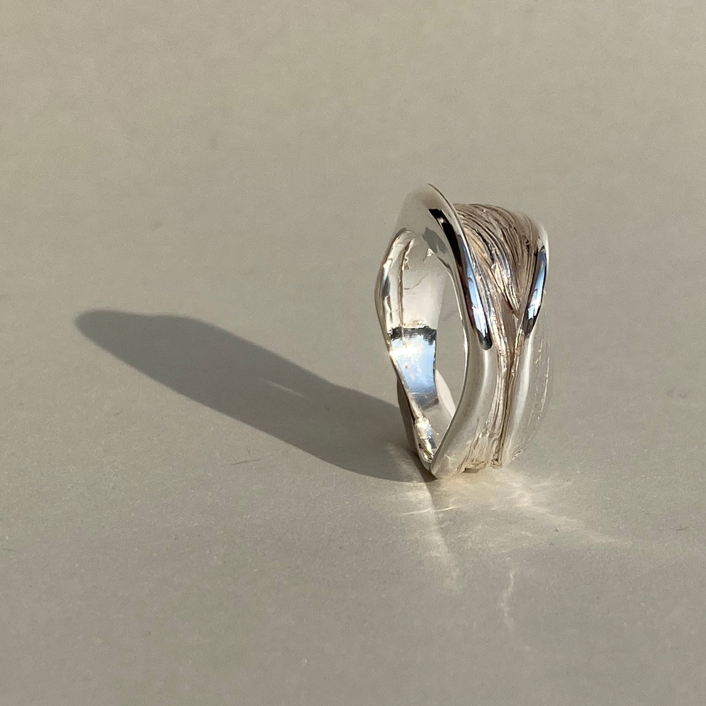 Flow II - stříbrný prsten - 925/1000 ag cca 6,15 g