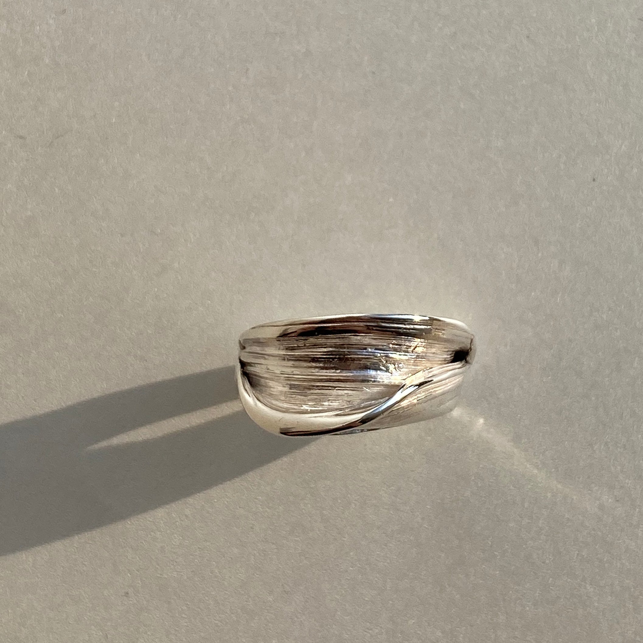 Flow II - stříbrný prsten - 925/1000 ag cca 6.98 g