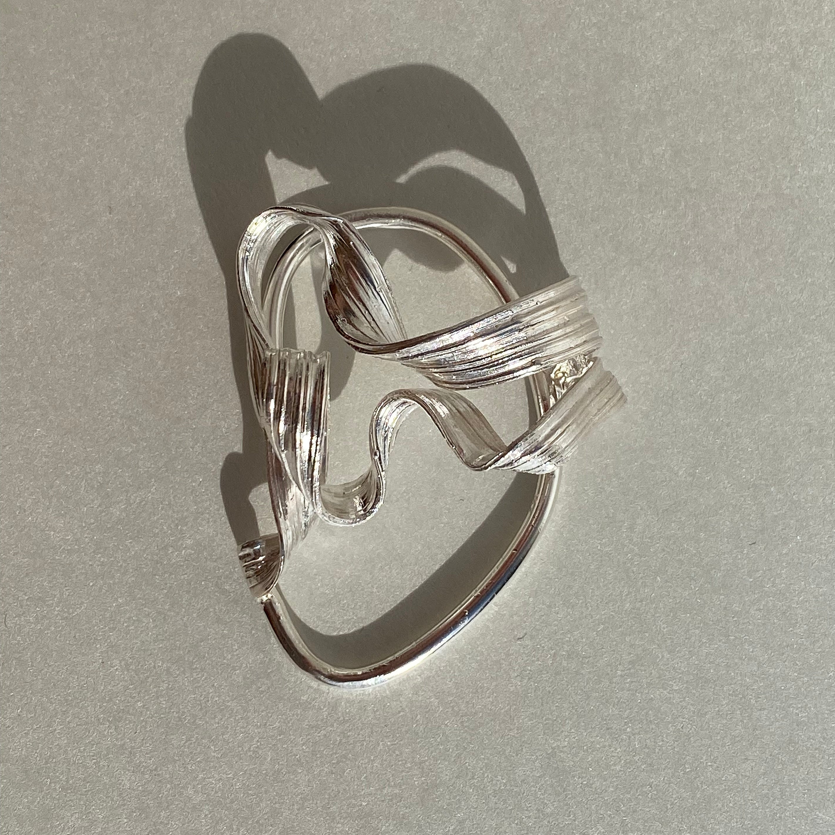 Flow II - stříbrná náušnice cuff- 925/1000 ag cca 18.61 g