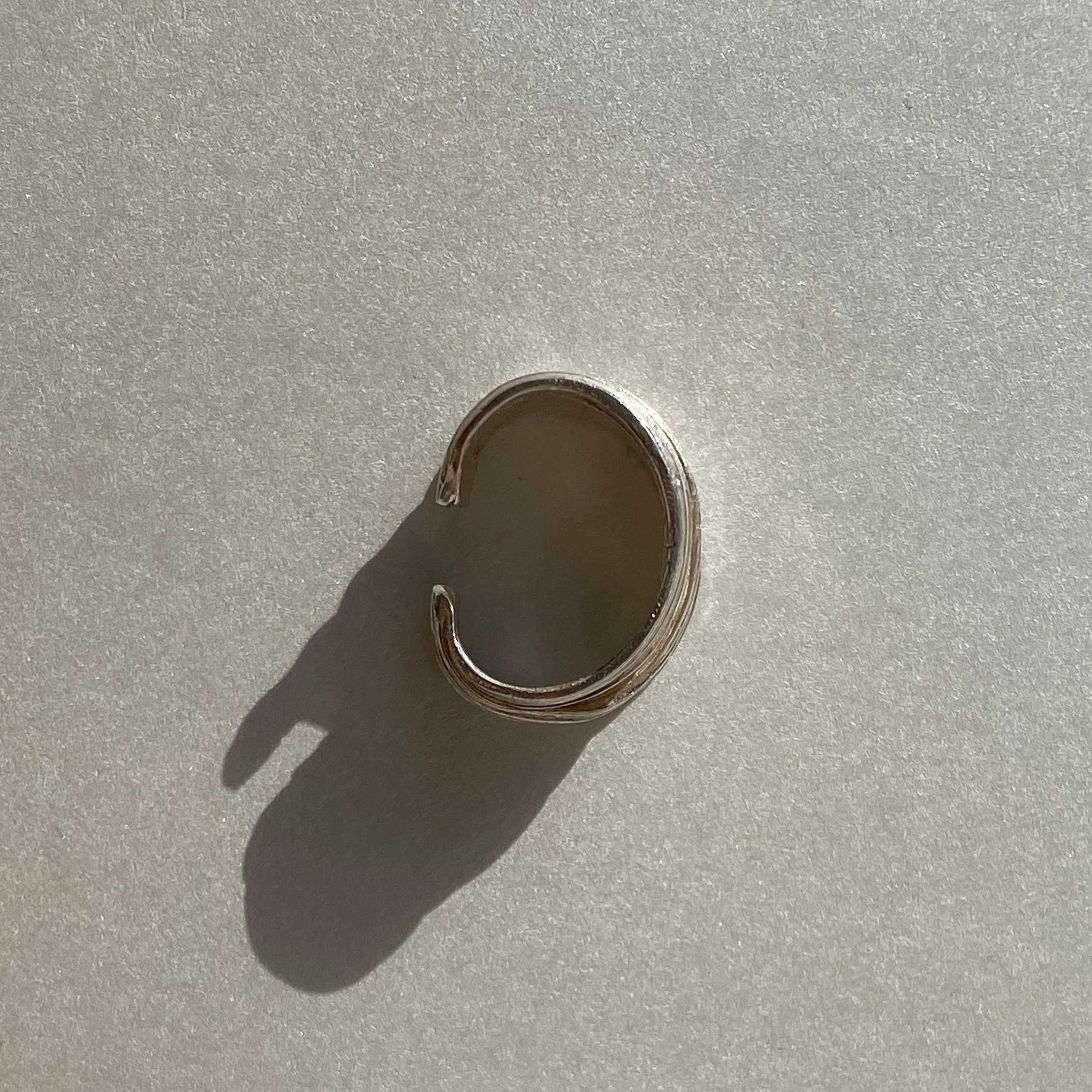 Flow II - stříbrná náušnice ear cuff - 925/1000 ag cca 8.17 g