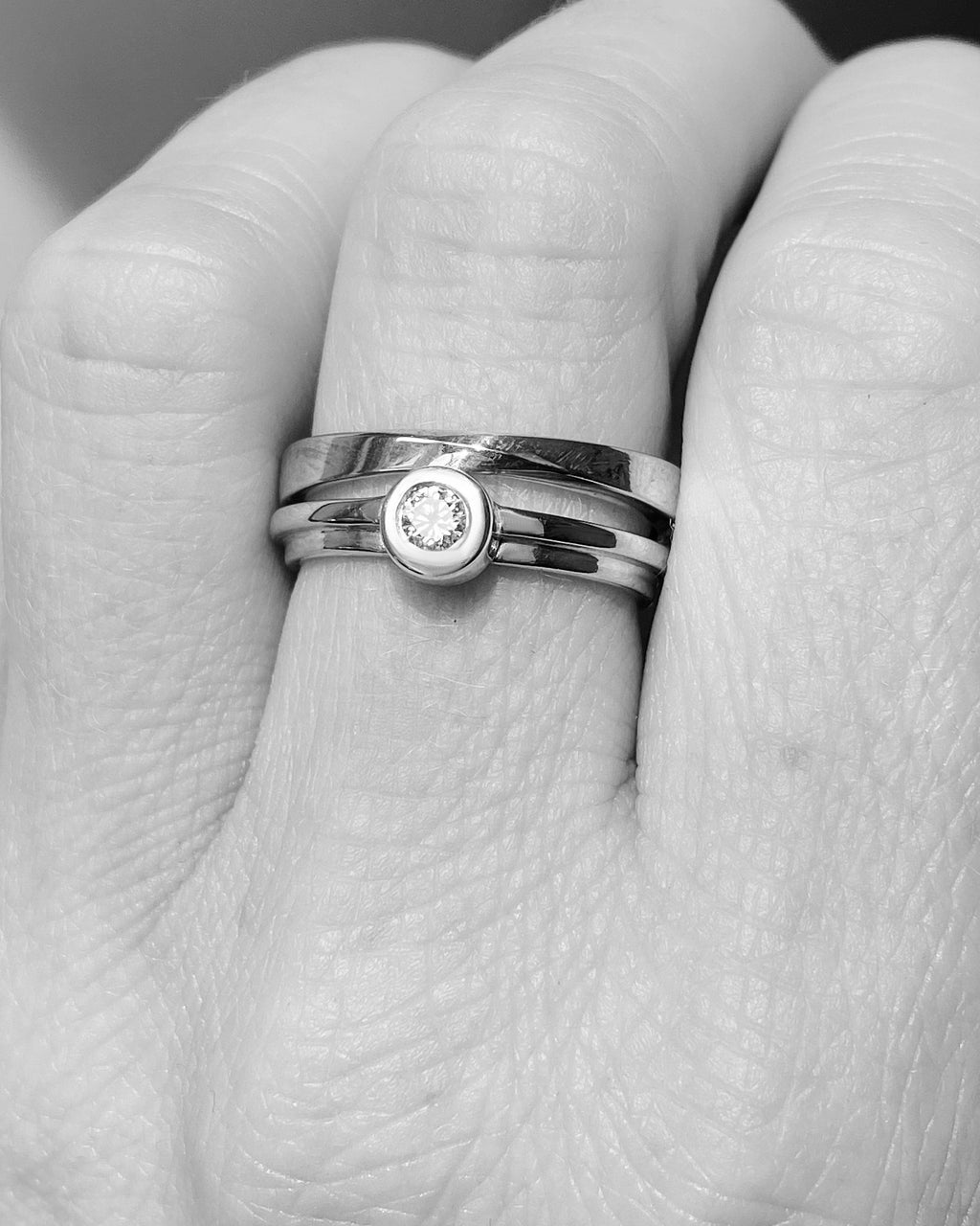 Love Bauhaus - r - designový zásnubní prsten s briliantem 14kt au 2, 4 g / briliant 0,10ct - antonielecher