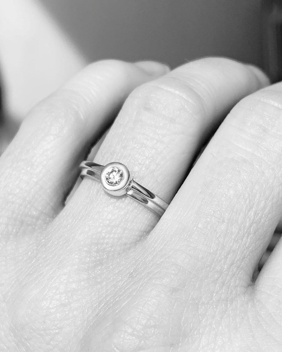 Love Bauhaus - r - designový zásnubní prsten s briliantem 14kt au 2, 4 g / briliant 0,10ct - antonielecher