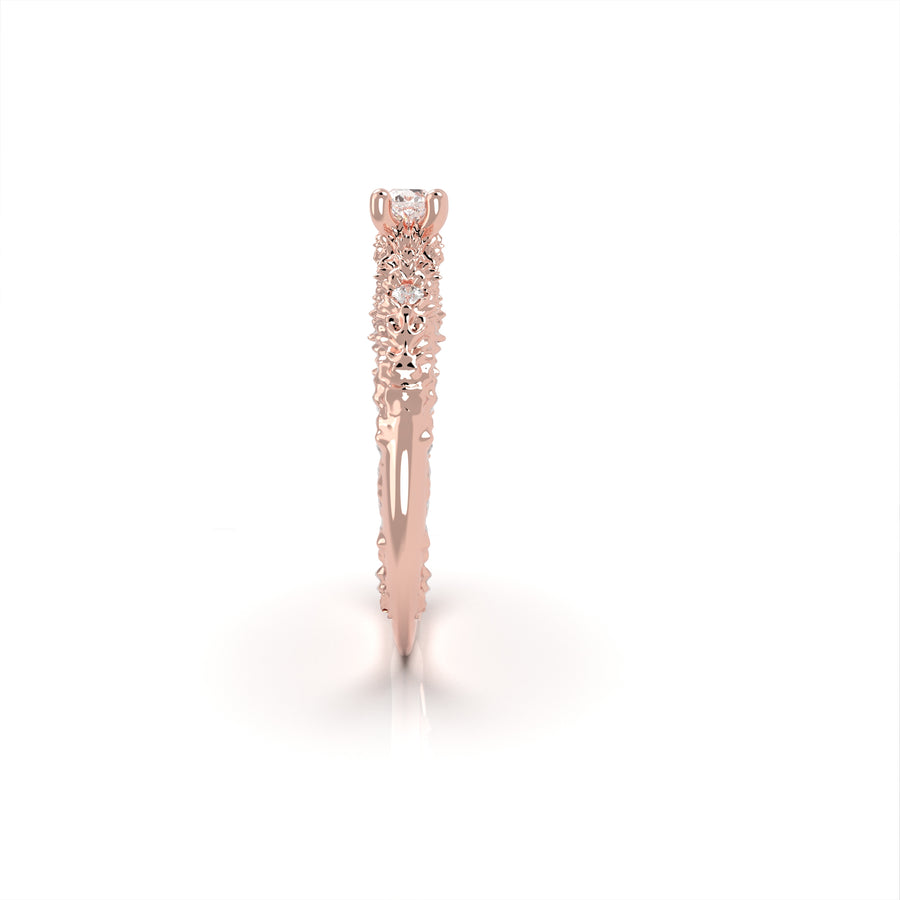 Nacre Passion - designer engagement ring made of 14 kt gold 2.69 g, two diamonds and a Colombian Coscuez emerald 0.14ct