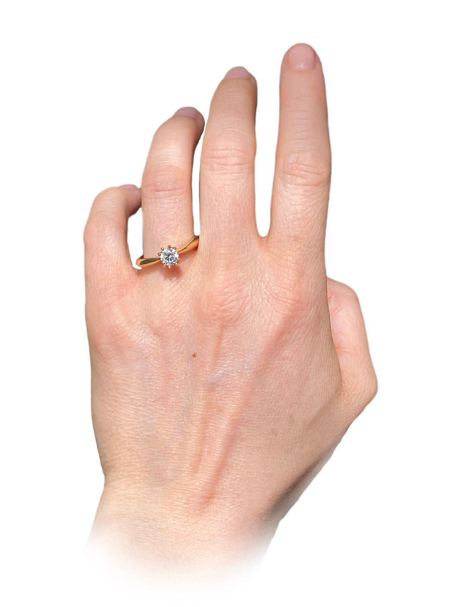 Teneritas - designový  zásnubní prsten ze žlutého zlata se solitérním 0,50ct  briliantem SI1/G / 18kt váha cca 3,85 g